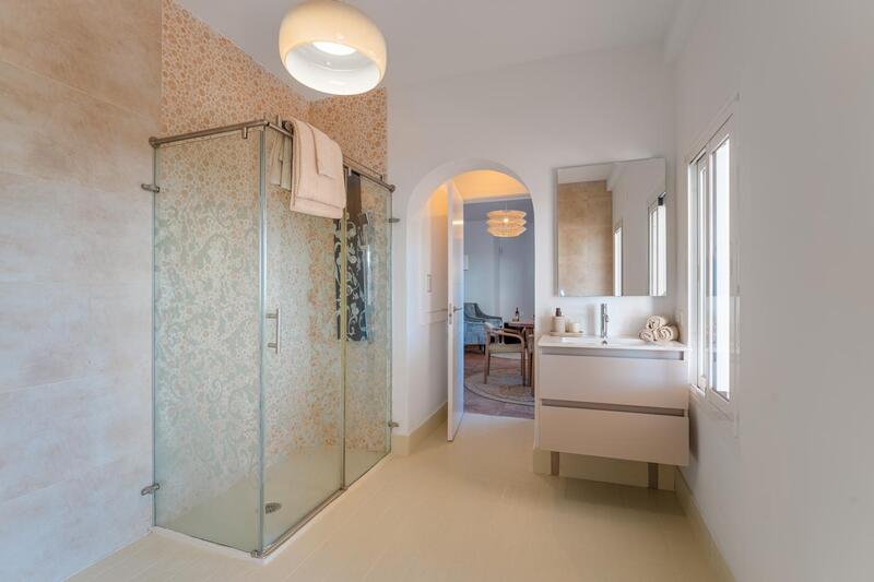 6 bedroom Villa for sale 6 bedroom Villa for sale