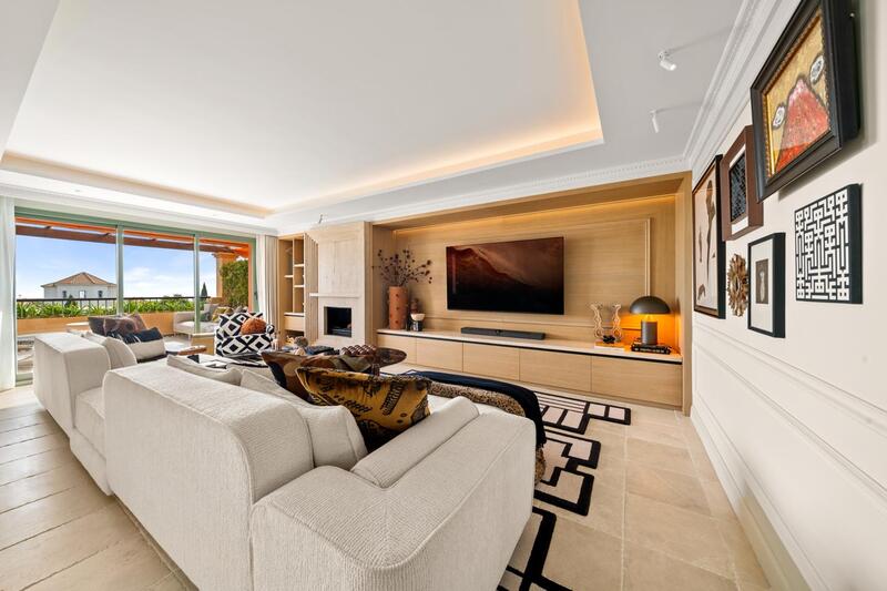 Apartamento en venta en Benahavis, Málaga