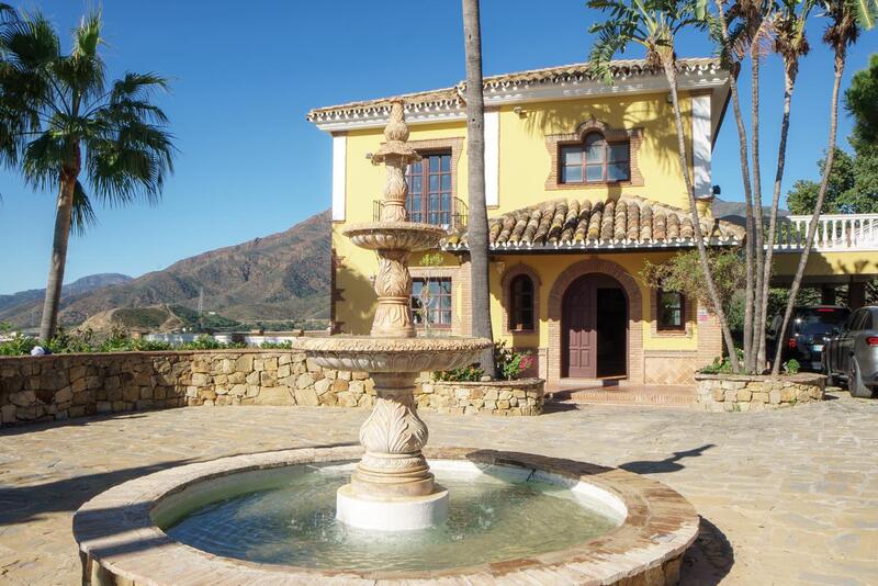 6 soverom Herregård til salgs