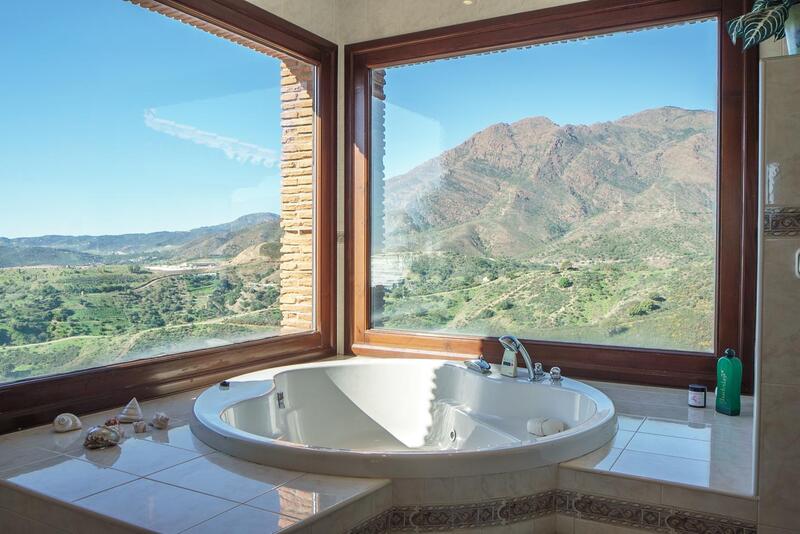 6 soverom Herregård til salgs