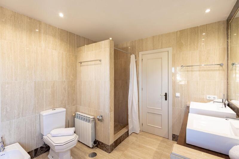 4 Cuarto Villa en venta