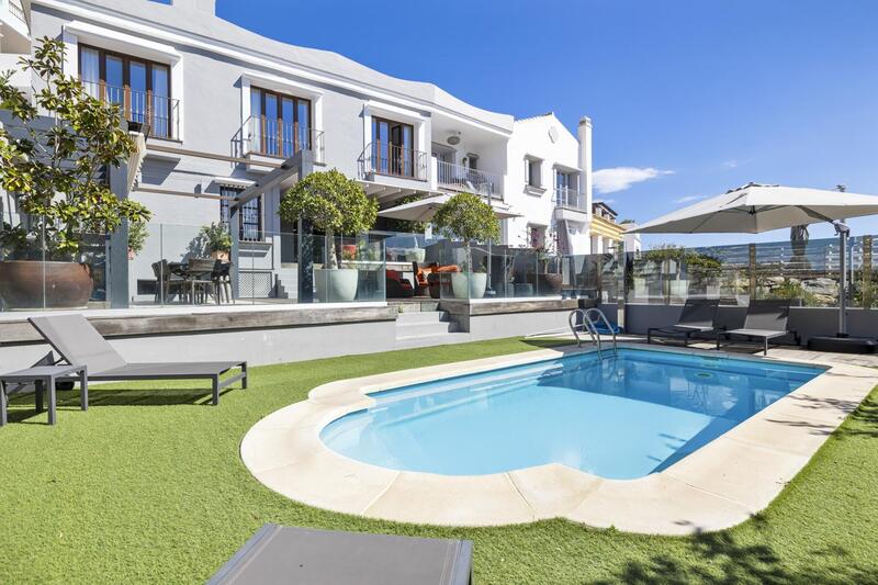 Dúplex en venta en Benahavis, Málaga