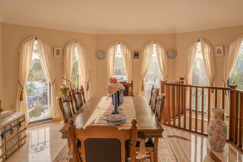 6 slaapkamer Villa Te koop 6 slaapkamer Villa Te koop