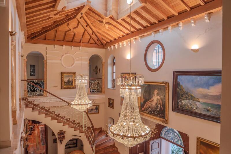 6 slaapkamer Villa Te koop 6 slaapkamer Villa Te koop