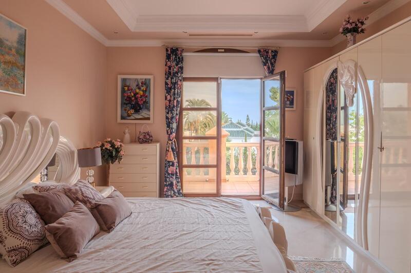 6 slaapkamer Villa Te koop 6 slaapkamer Villa Te koop