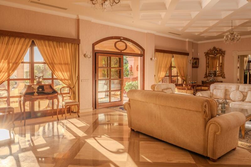 6 slaapkamer Villa Te koop 6 slaapkamer Villa Te koop