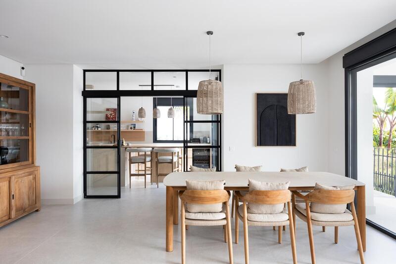 4 спальная комната вилла продается