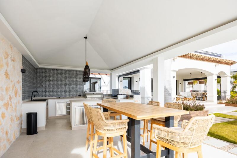 4 спальная комната вилла продается