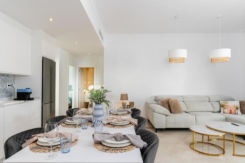 Apartment for sale in Benahavis, Málaga