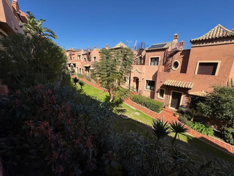 4 спальная комната вилла продается