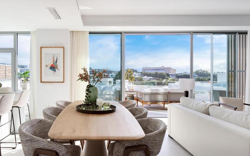 4 slaapkamer Tweezijdig Te koop 4 slaapkamer Tweezijdig Te koop