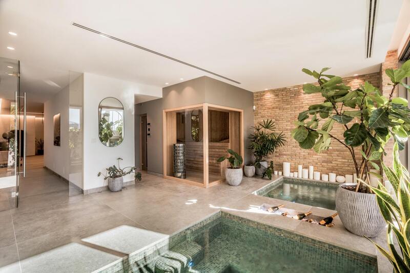 6 bedroom Villa for sale