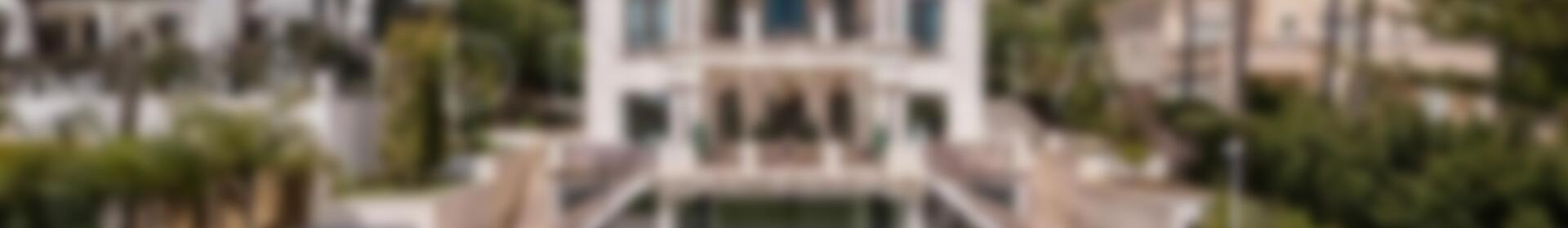 8 bedroom Villa for sale