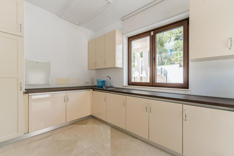 8 bedroom Villa for sale 8 bedroom Villa for sale