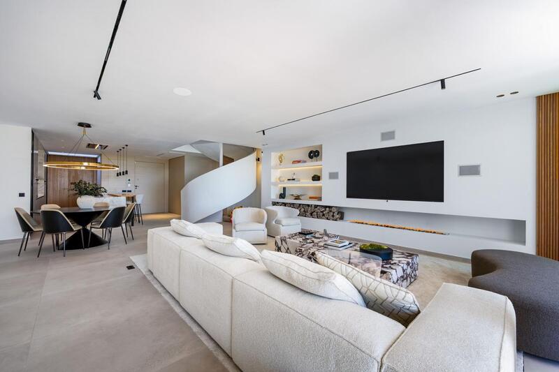 4 спальная комната квартира продается