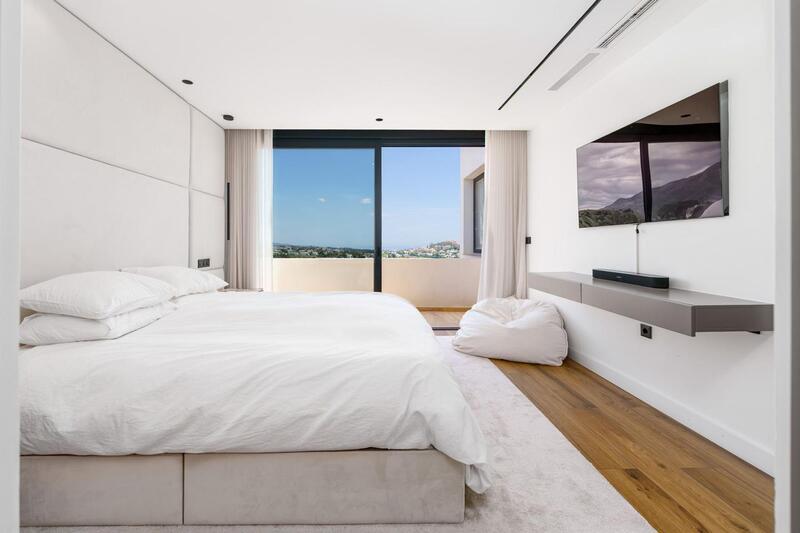 4 спальная комната квартира продается