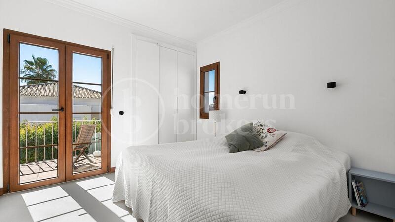 4 спальная комната вилла продается