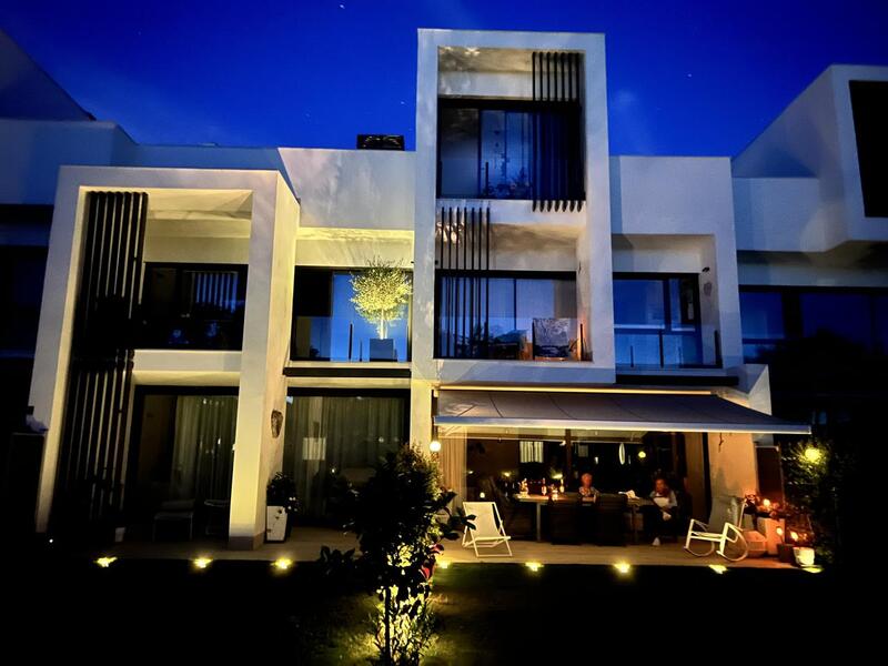 4 Cuarto Villa en venta