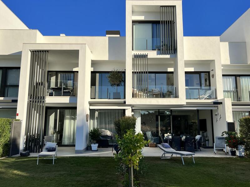 4 Cuarto Villa en venta