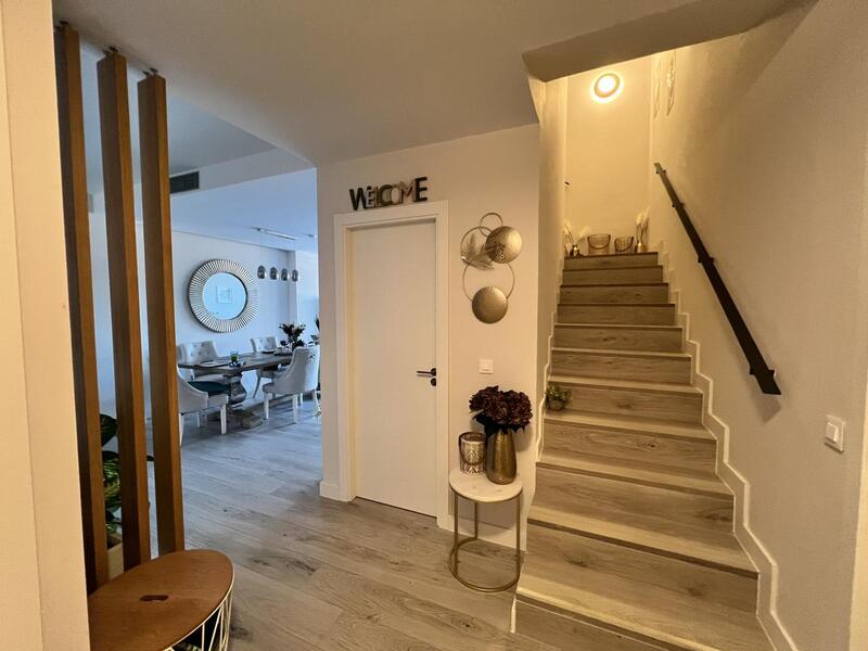 4 Cuarto Villa en venta