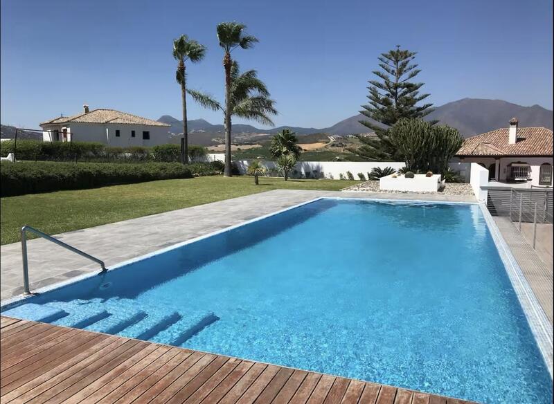 Деревенский Дом продается в Manilva, Málaga