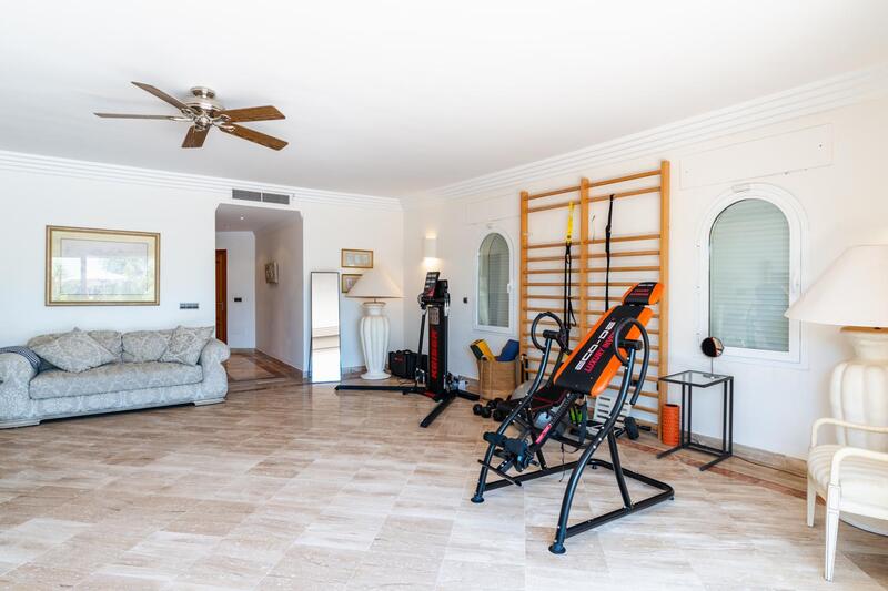 5 bedroom Villa for sale