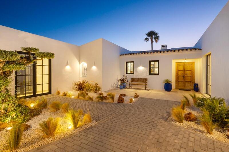 8 bedroom Villa for sale