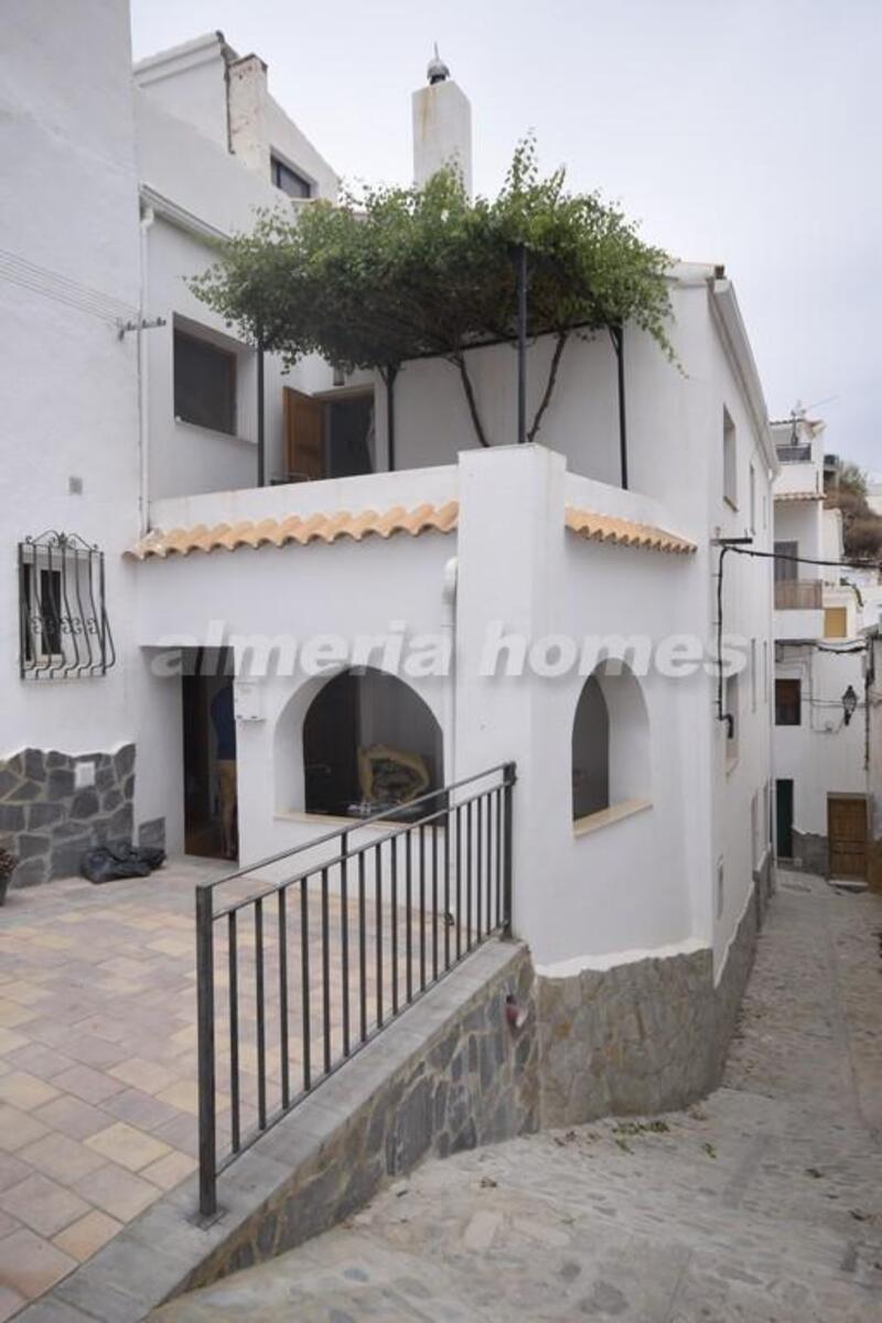 Townhouse for sale in Sierro, Almería