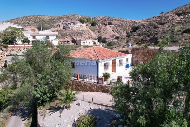 Villa Te koop in Albox, Almería