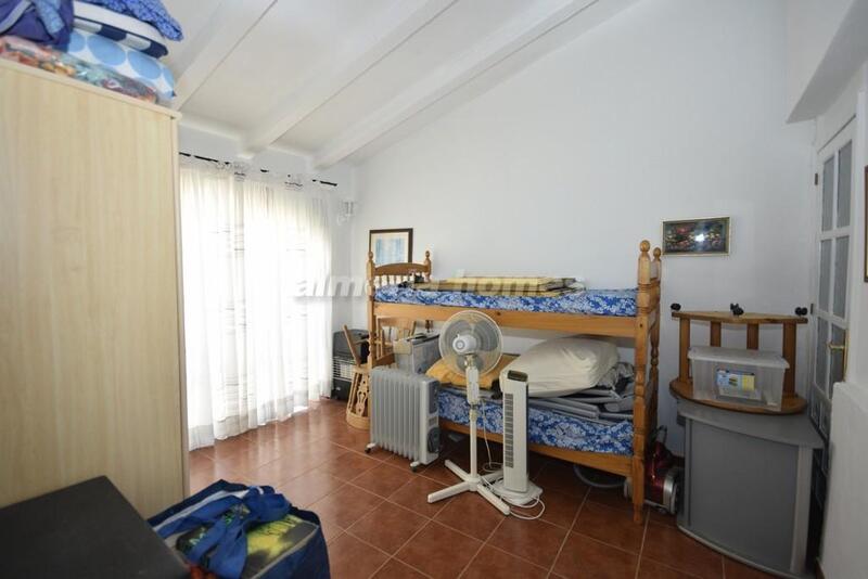 5 Cuarto Casa de Campo en venta