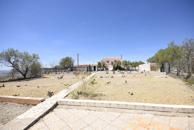 5 Cuarto Casa de Campo en venta
