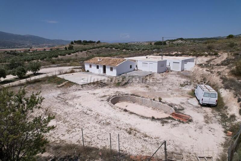 Landhuis Te koop in Somontin, Almería