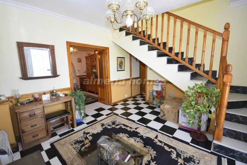 5 bedroom Country House for sale