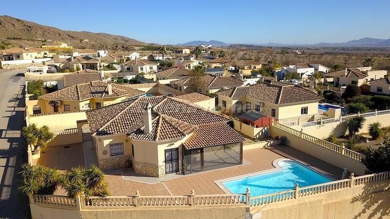 Villa en venta en Arboleas, Almería