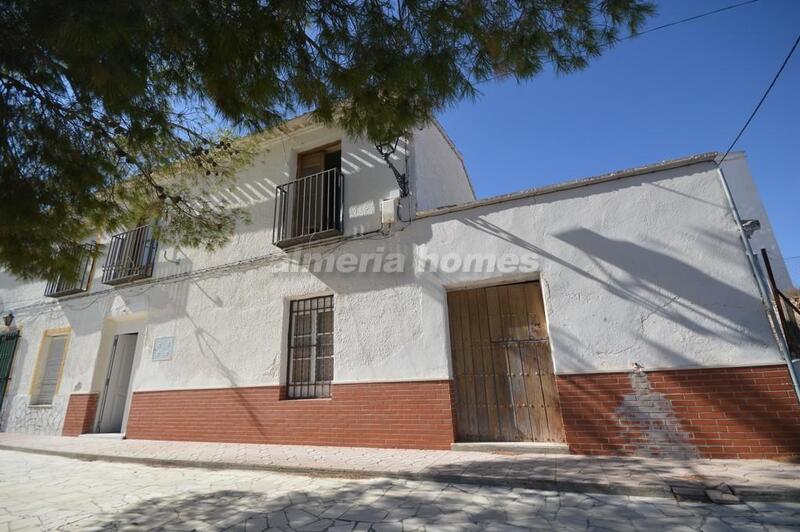 Landsted til salg i Arboleas, Almería