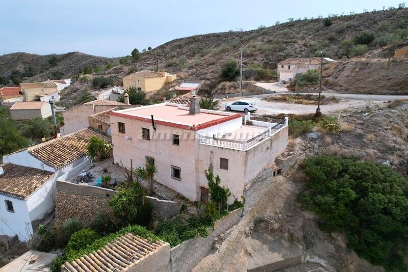 Lantställe till salu i Oria, Almería