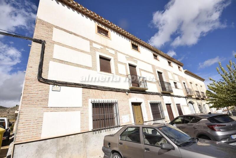 Stadthaus zu verkaufen in Oria, Almería