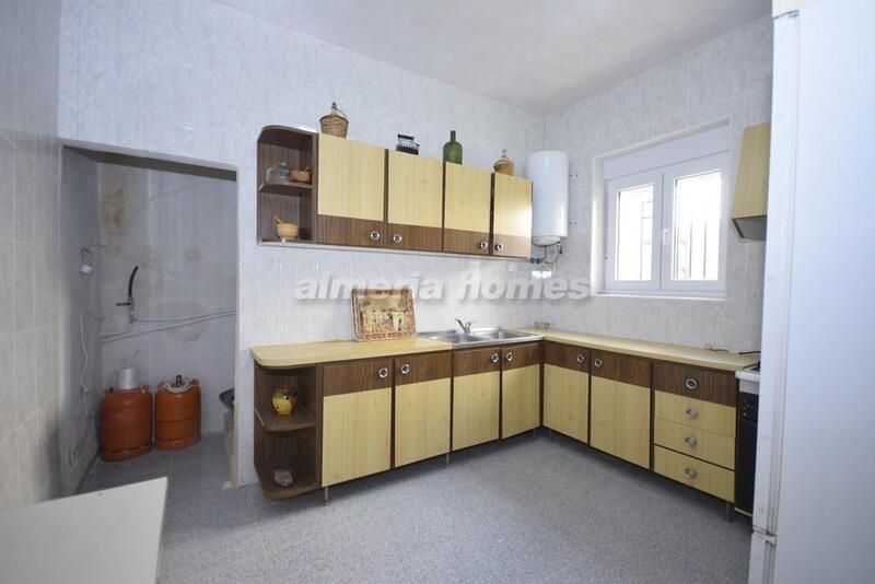4 bedroom Townhouse for sale