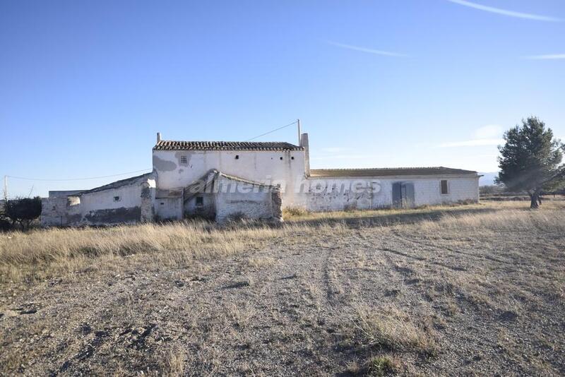 4 slaapkamer Landhuis Te koop