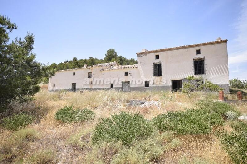 Landhaus zu verkaufen in Velez Rubio, Almería