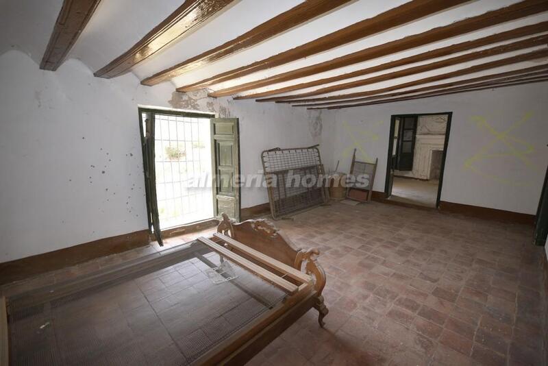 10 bedroom Country House for sale