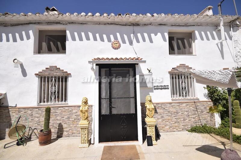 Landhaus zu verkaufen in Velez Rubio, Almería
