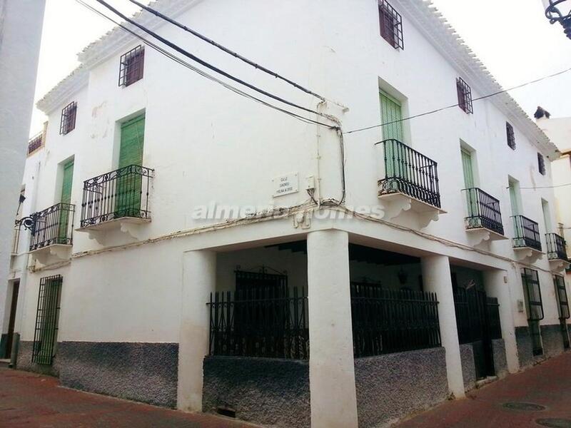 Stadthaus zu verkaufen in Albanchez, Almería