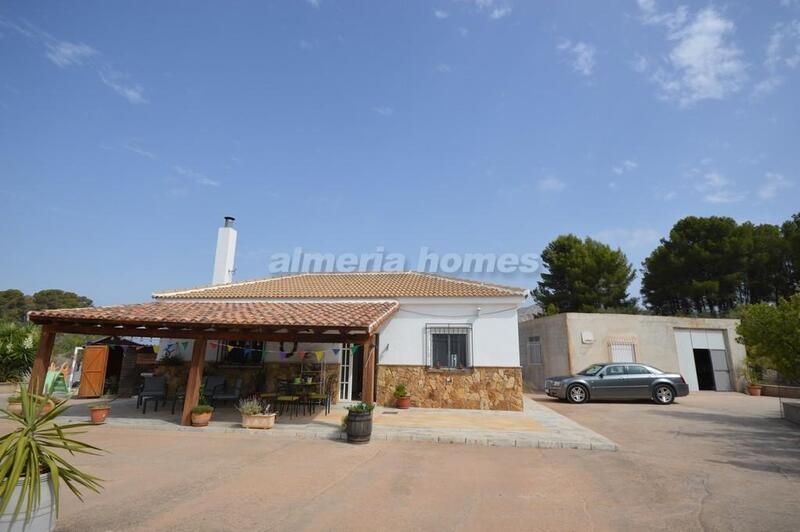 вилла продается в Somontin, Almería