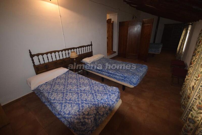 3 Schlafzimmer Landhaus zu verkaufen