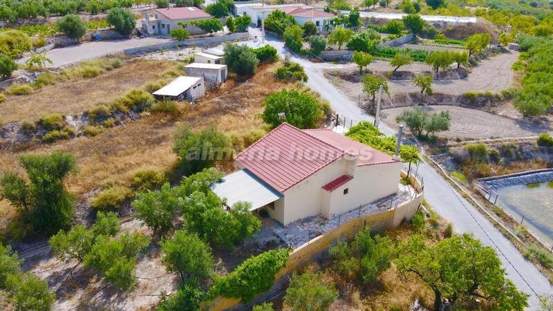 Casa de Campo en venta en Somontin, Almería
