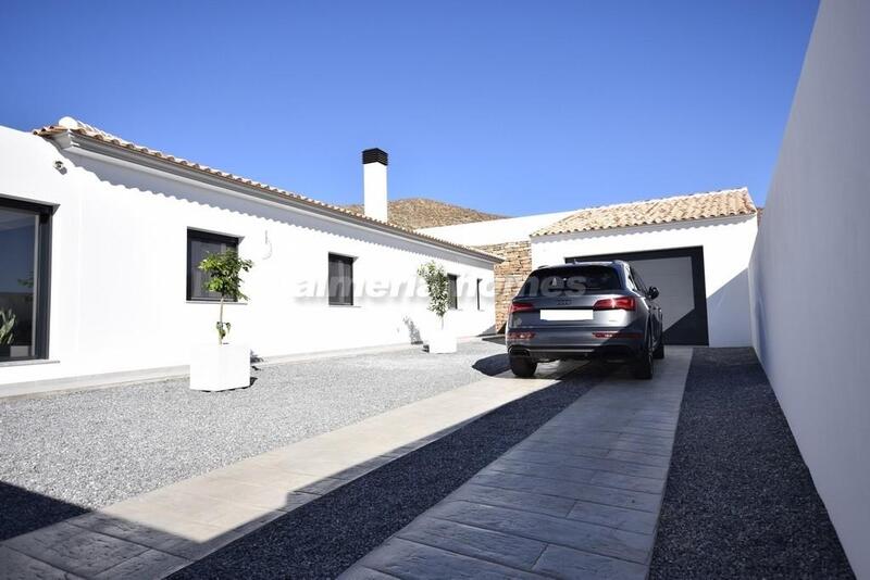 3 Cuarto Villa en venta