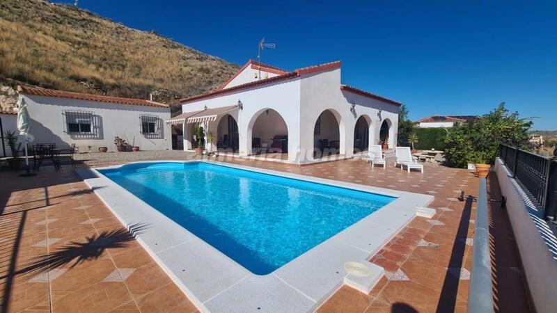 Villa till salu i Arboleas, Almería