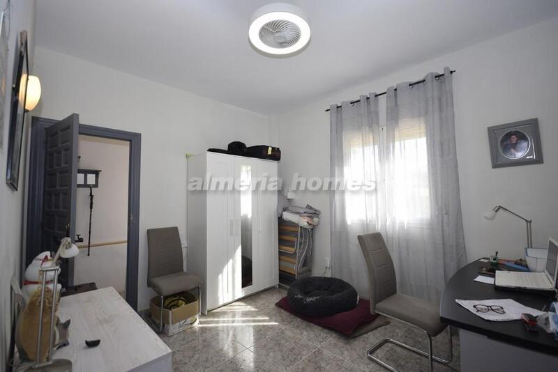 4 Cuarto Villa en venta