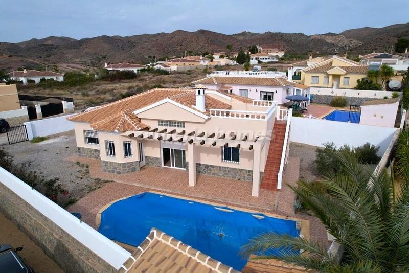 Villa Te koop in Arboleas, Almería